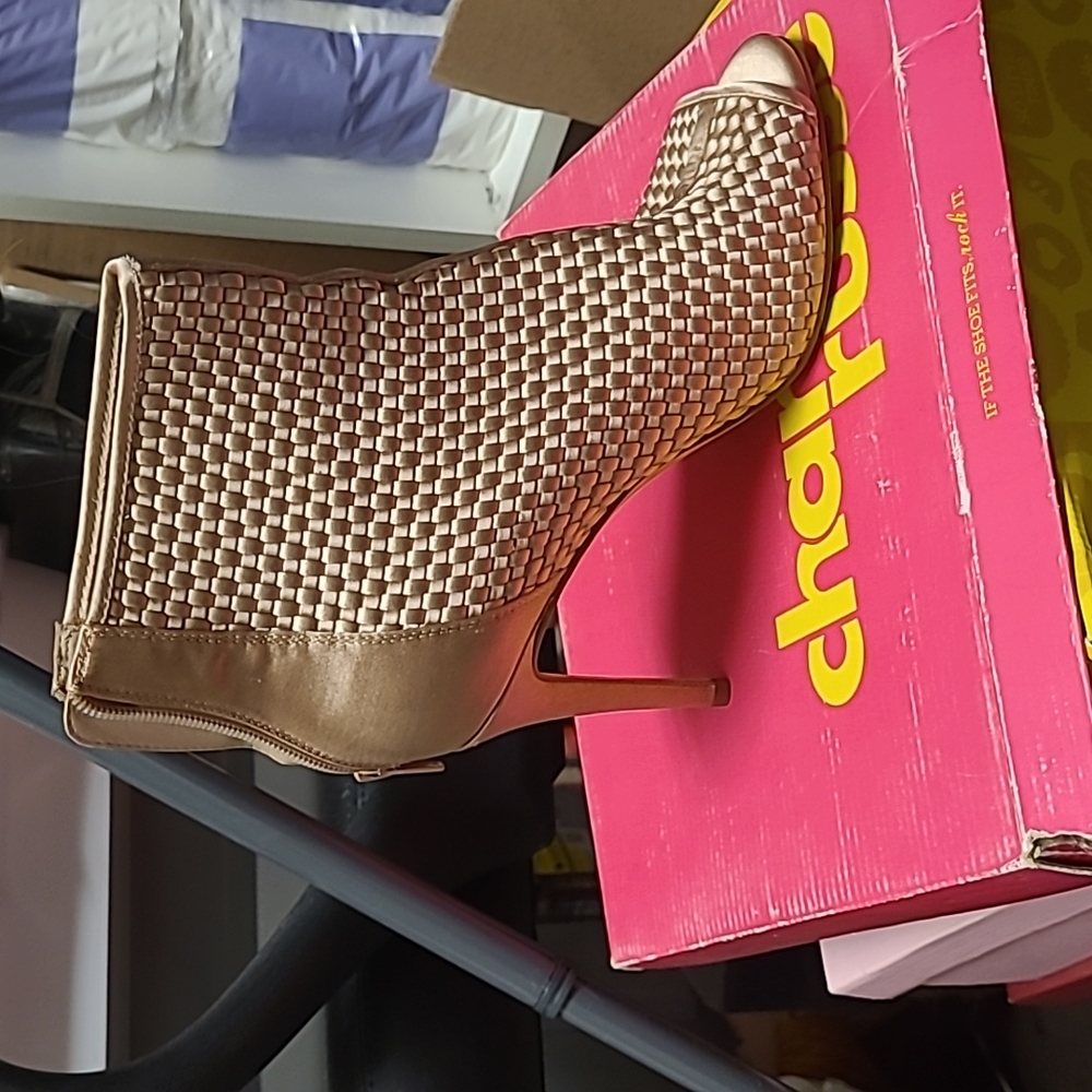 Shoes/heels